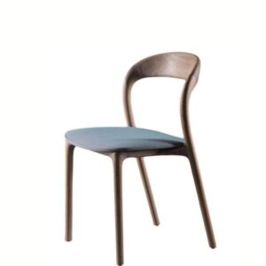 Cadeira Lina – Design Escultural em Madeira com Assento Azul